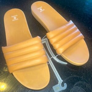 Shade and Shore women’s size 11 - non marking